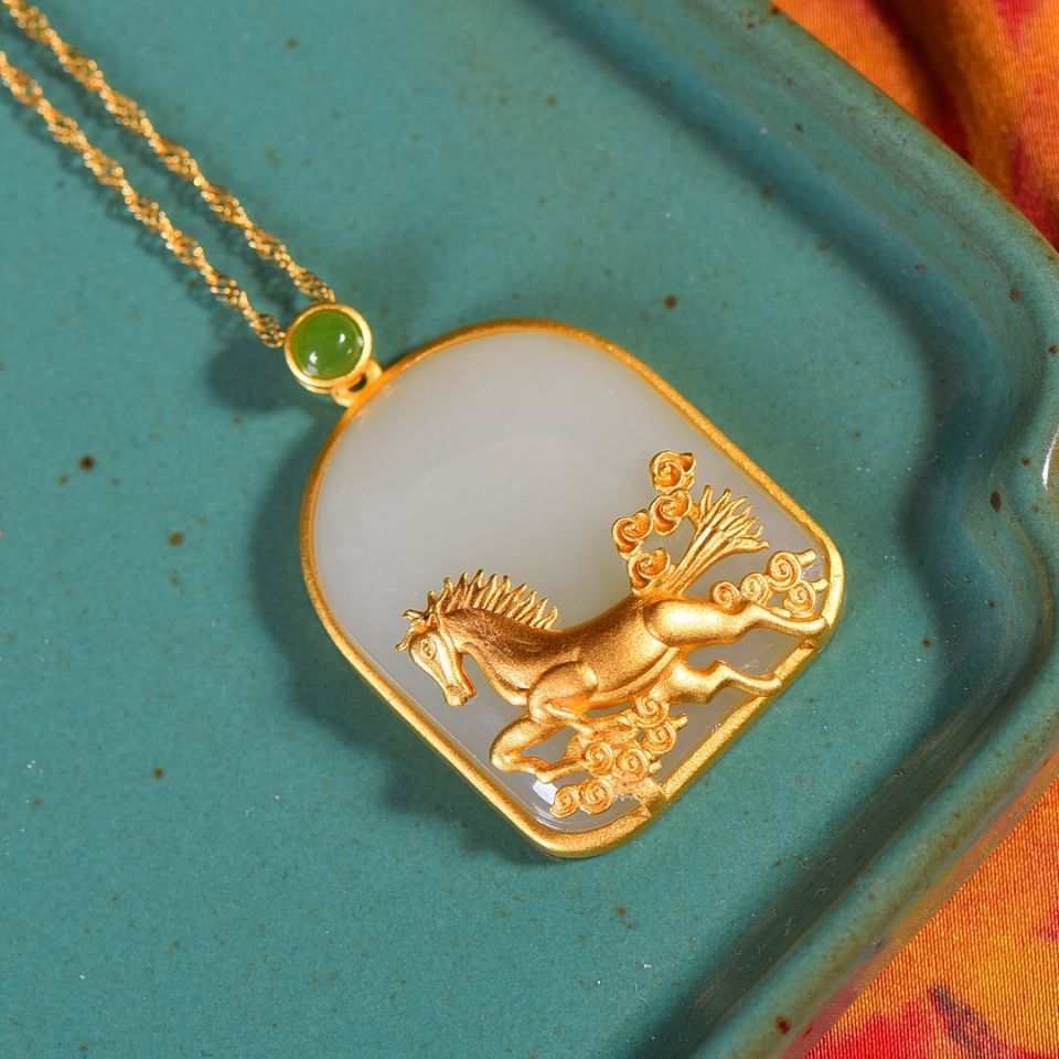 Beautiful Silver Necklace with Unique Style