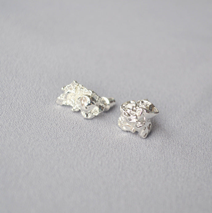 Charming Silver Earring for Any Occasion