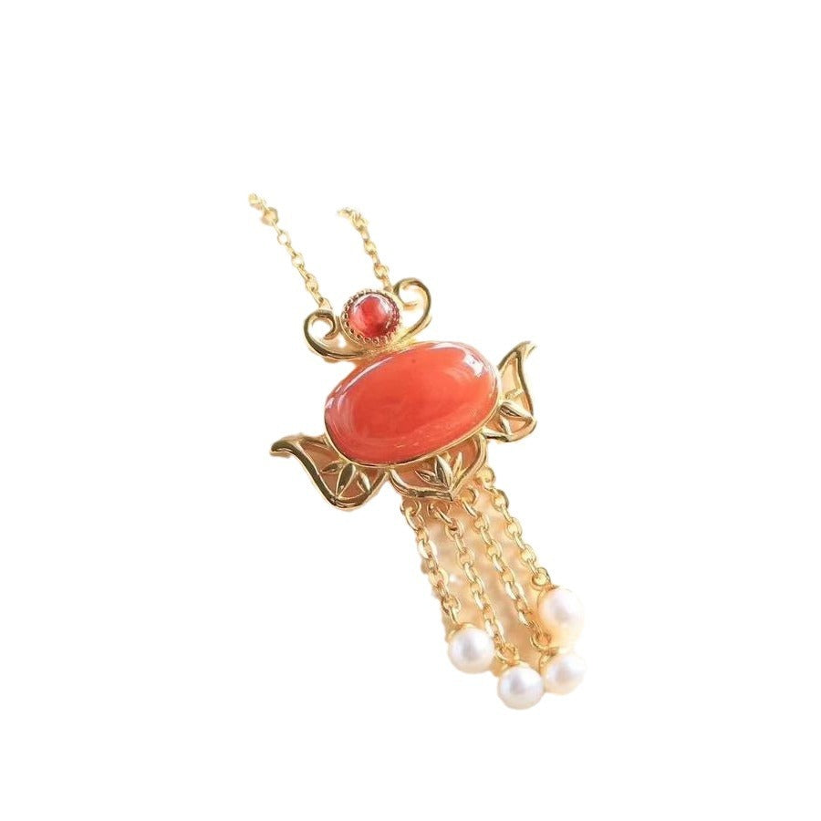 Charming Silver Pendant for Any Occasion