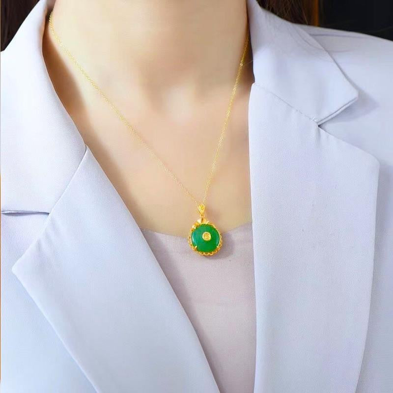 Classic Gold Necklace with Timeless Appeal