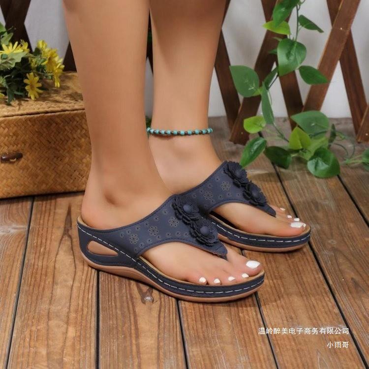 Chic Orthopedic Sandals with Unique Design