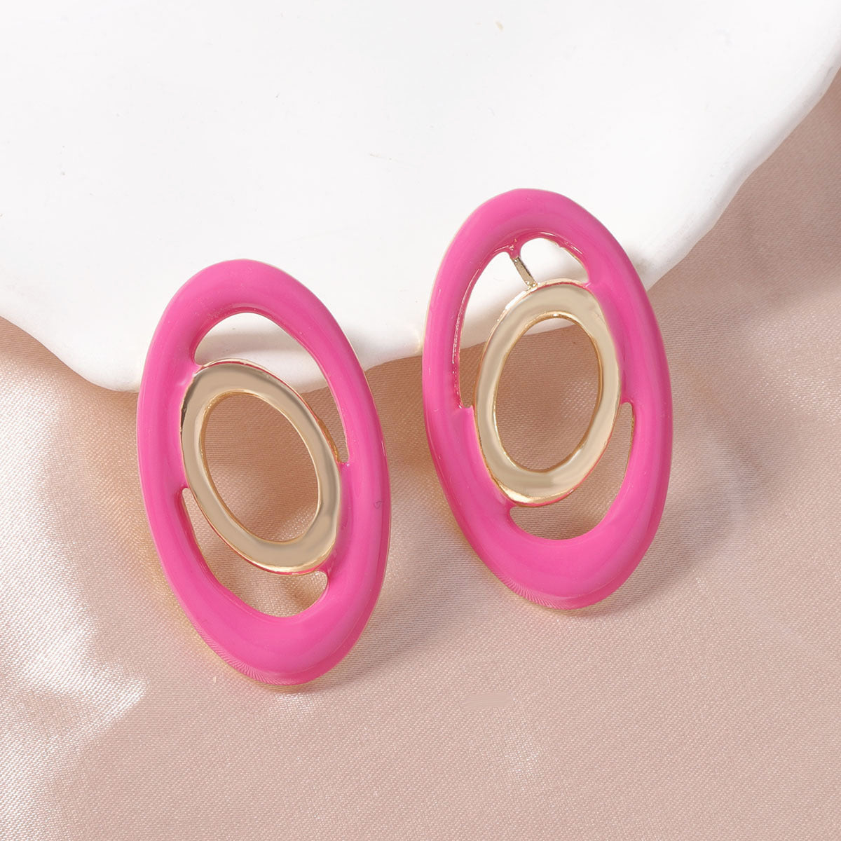 Charming Earring for Any Occasion