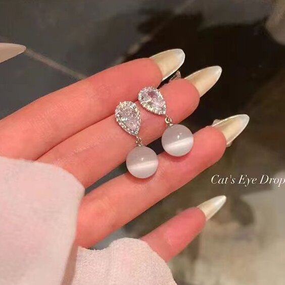 Charming Piece for Any Occasion
