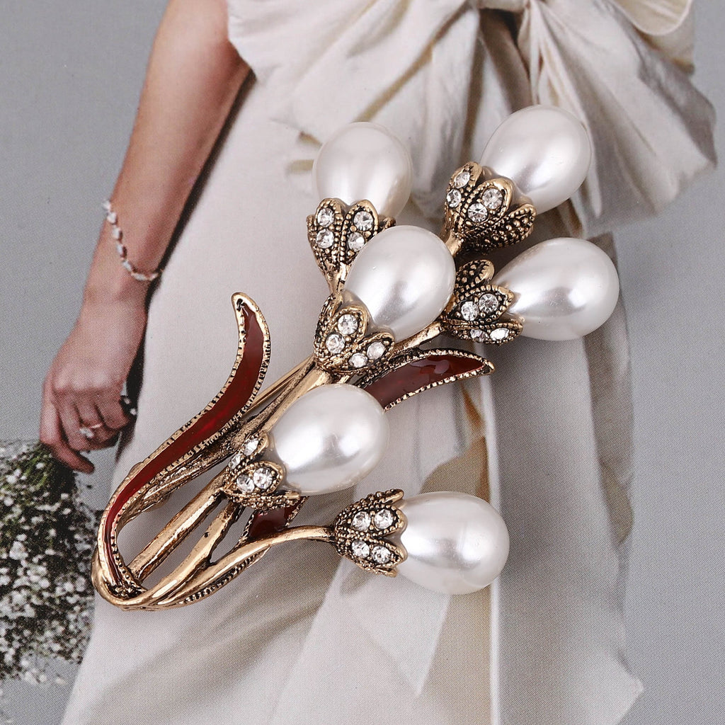 Classic Pearl Piece with Timeless Appeal