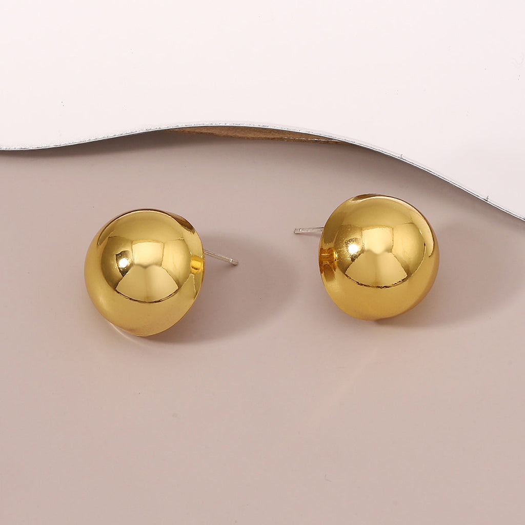 Romantic Gold Earring for Special Moments