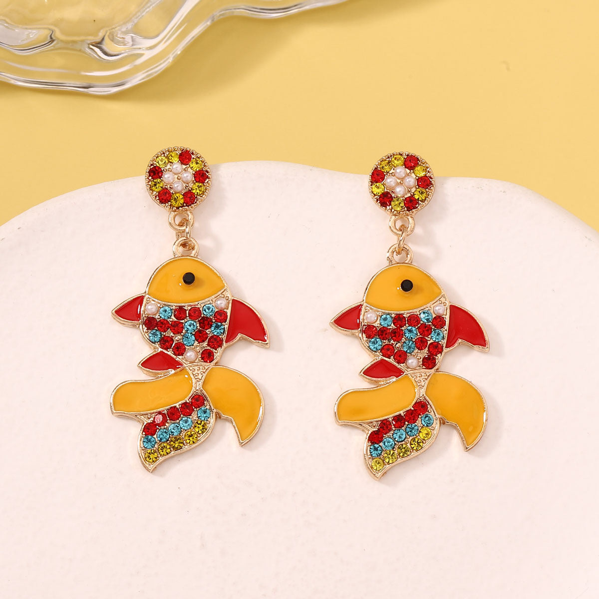 Romantic Gold Earring for Special Moments