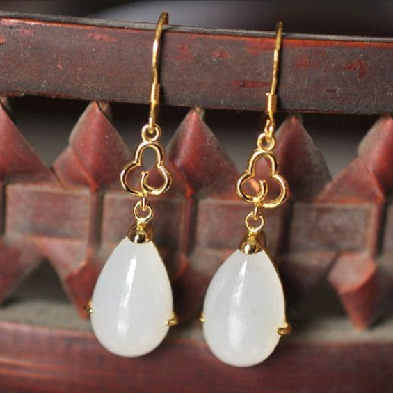 Romantic Gold Earring for Special Moments