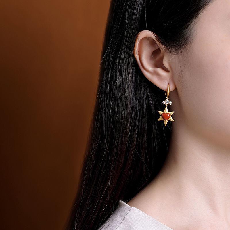 Romantic Gold Earring for Special Moments