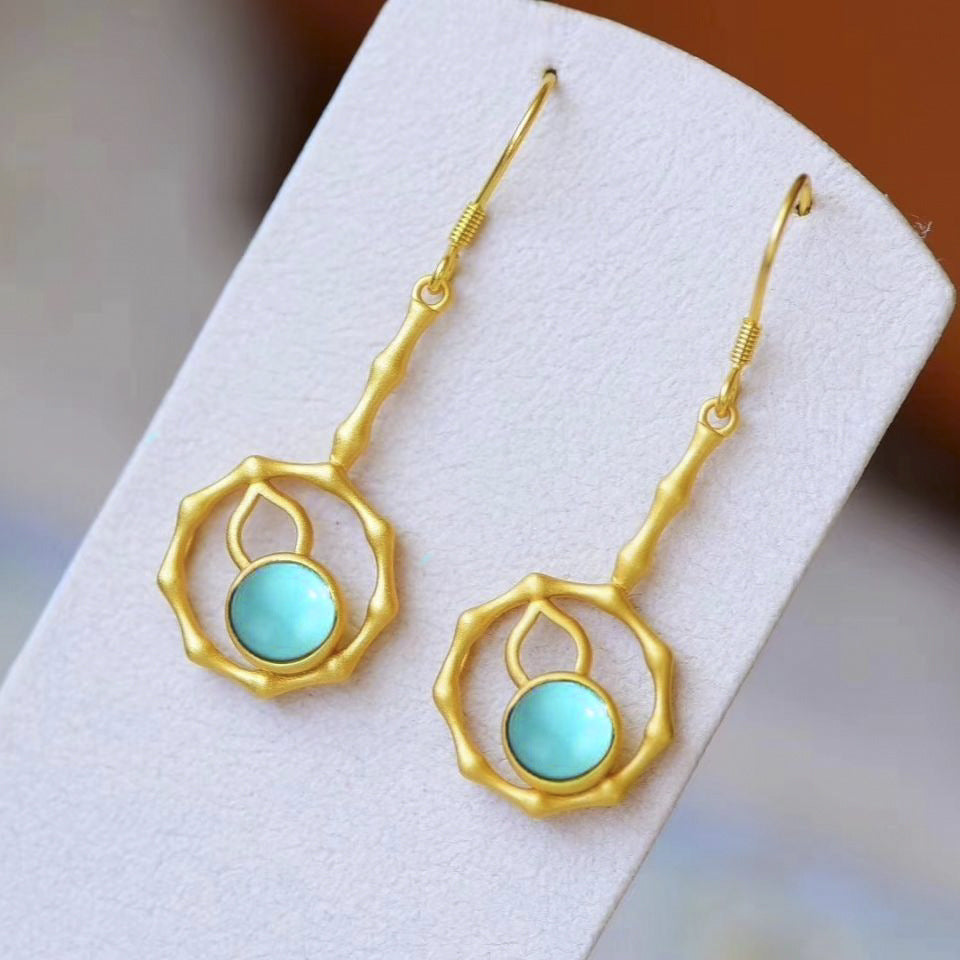 Beautiful Gold Set with Unique Style