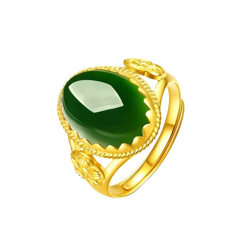 Classic Gold Ring with Timeless Appeal