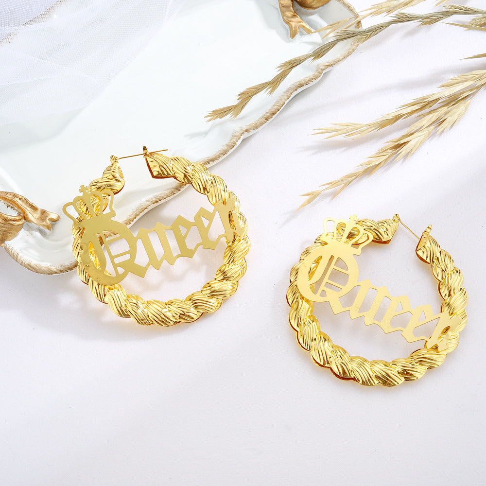 Charming Gold Earring for Any Occasion