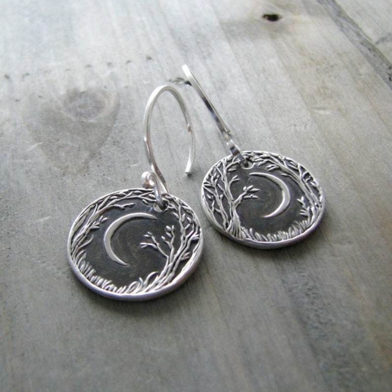 Charming Earring for Any Occasion