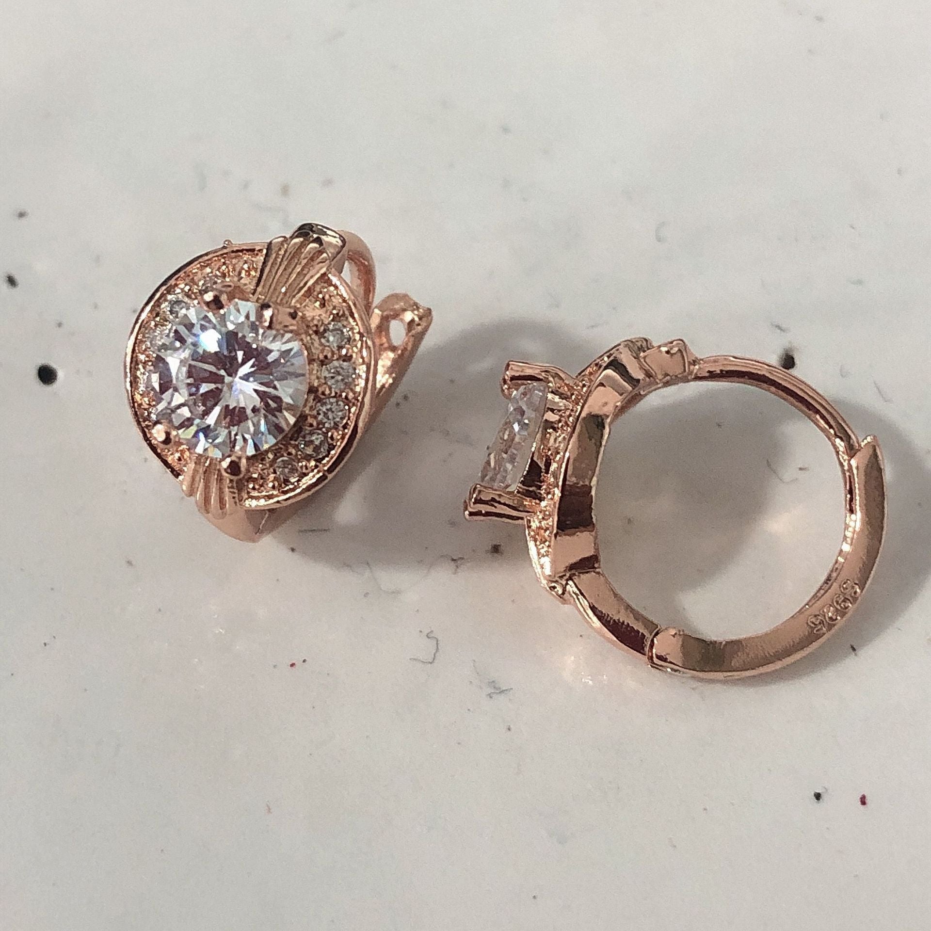 Charming Earring for Any Occasion