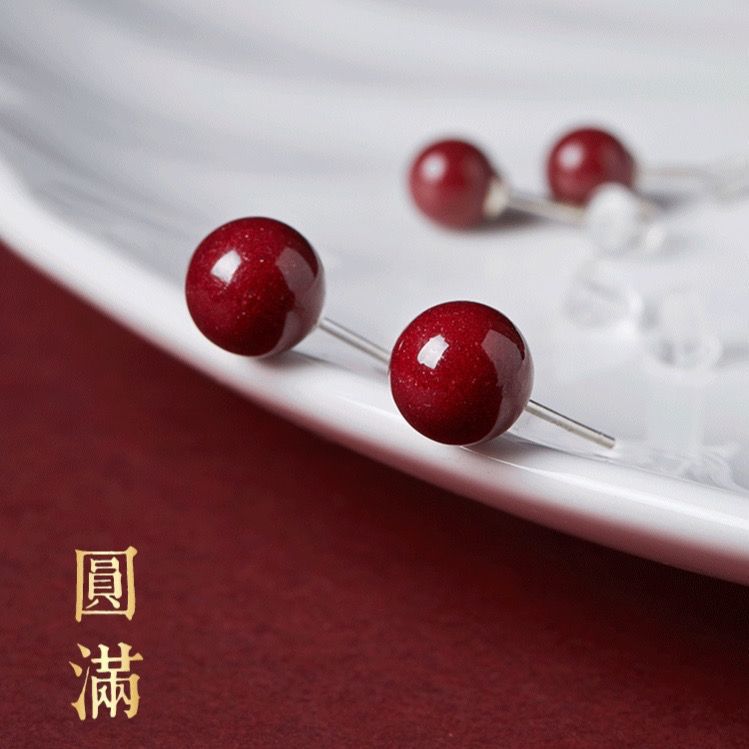 Charming Silver Earring for Any Occasion