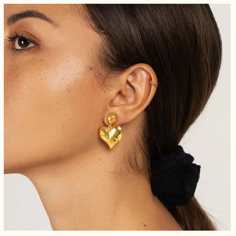 Elegant Gold Earring for Every Occasion