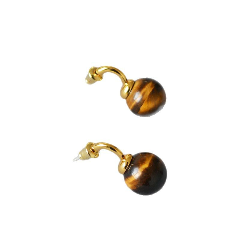 Romantic Gold Earring for Special Moments