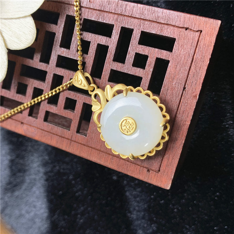 Classic Gold Necklace with Timeless Appeal