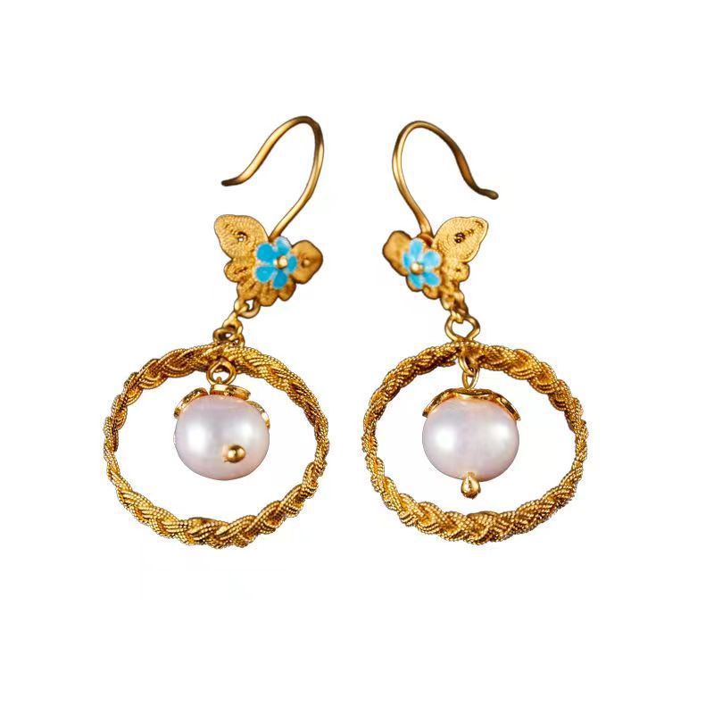 Stunning Gold Earring for Daily Wear