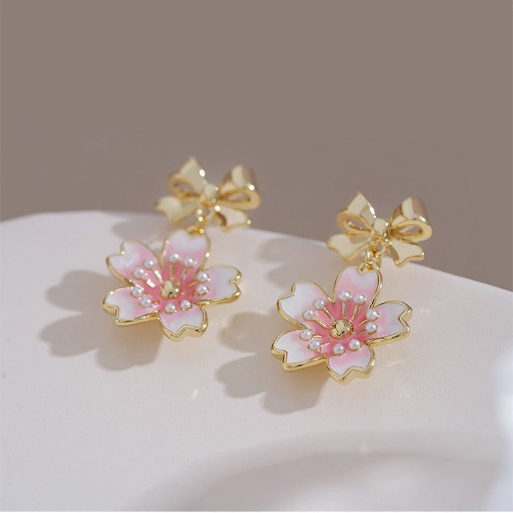 Charming Gold Earring for Any Occasion