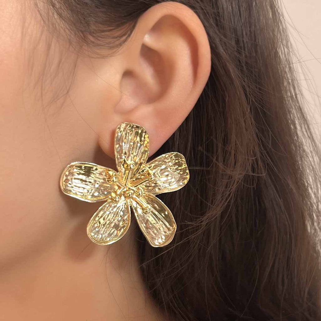 Classic Earring with Timeless Appeal
