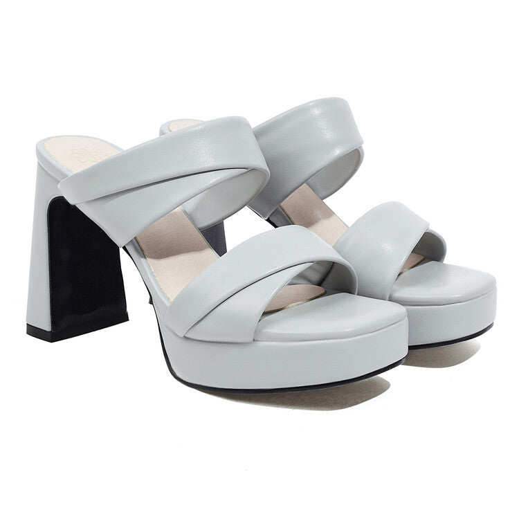 Graceful Orthopedic Sandals for Modern Look