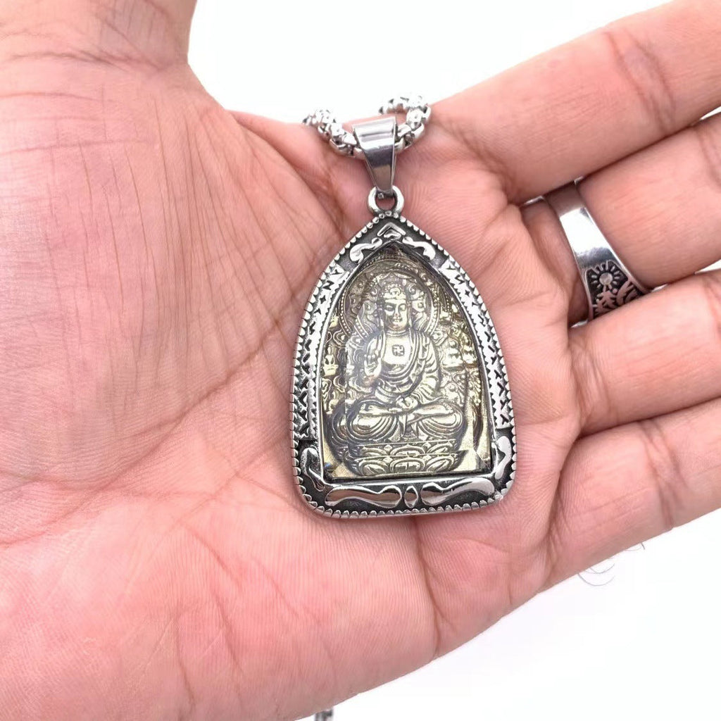 Charming Pendant for Any Occasion