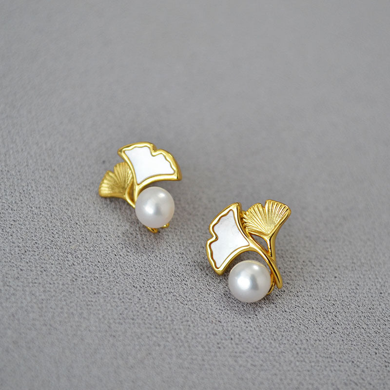Elegant Gold Earring for Every Occasion