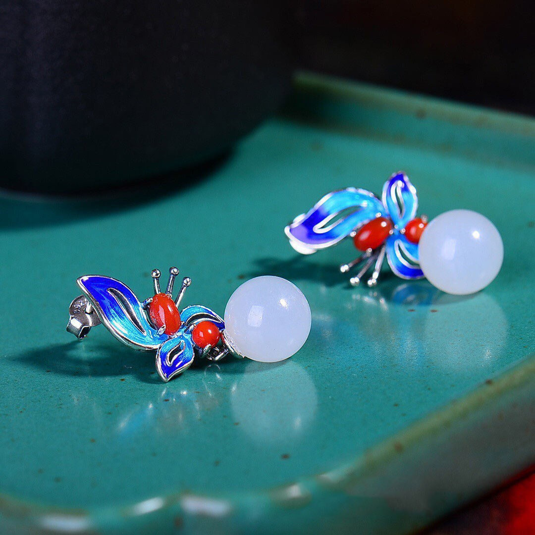 Elegant Gold Earring for Every Occasion