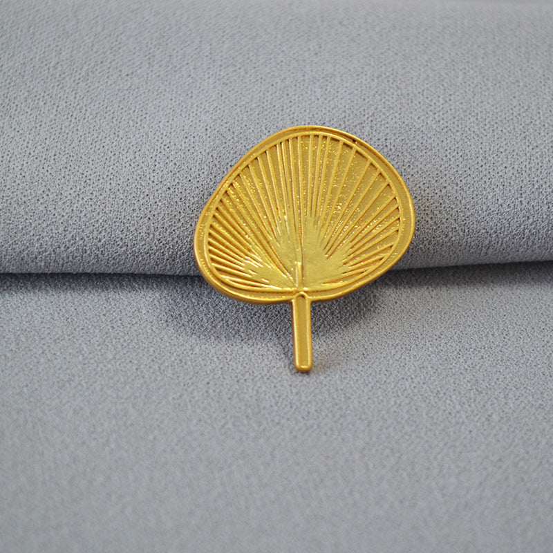 Classic Gold Ring with Timeless Appeal
