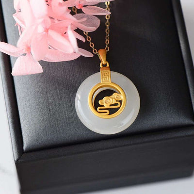 Elegant Gold Necklace for Every Occasion