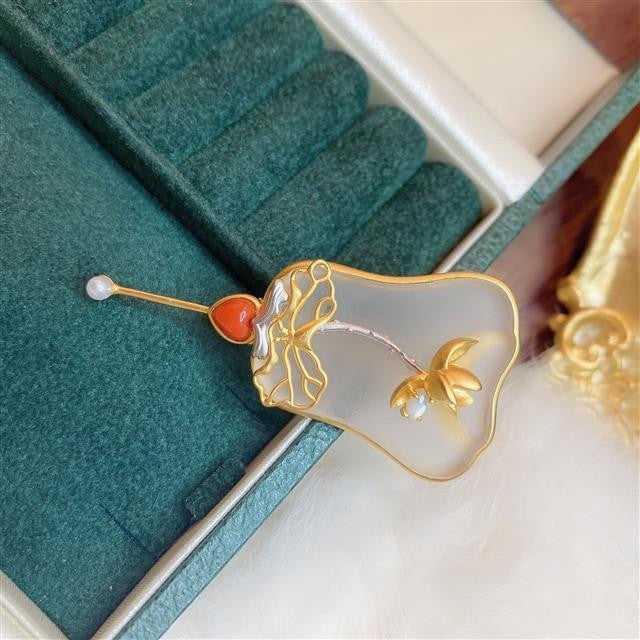 Charming Gold Piece for Any Occasion