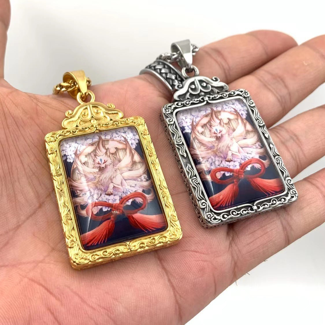 Charming Pendant for Any Occasion