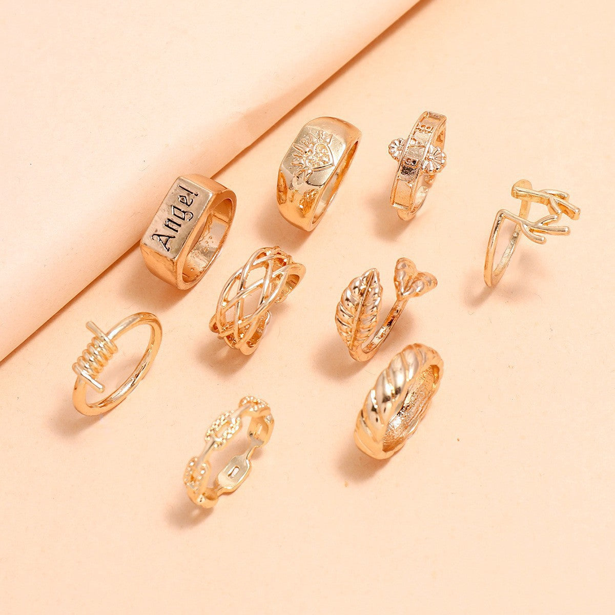 Classic Gold Chain with Timeless Appeal