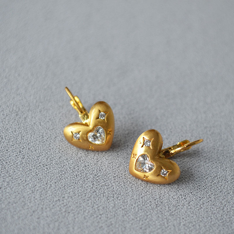 Romantic Gold Earring for Special Moments