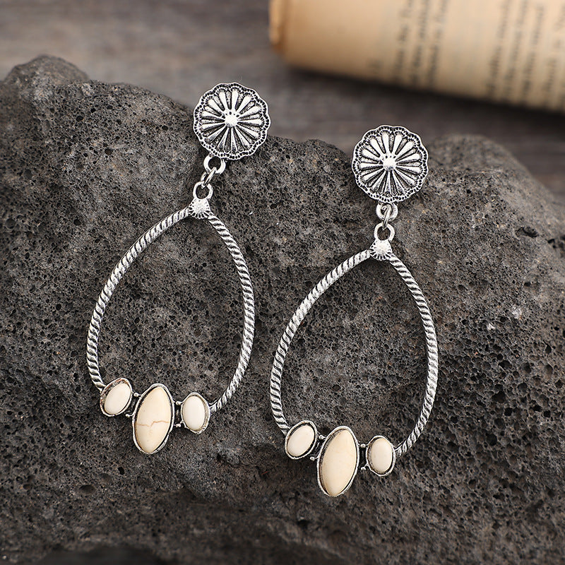 Classic Earring with Timeless Appeal