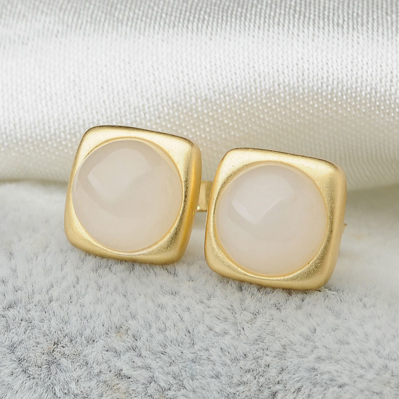 Classic Silver Piece with Timeless Appeal