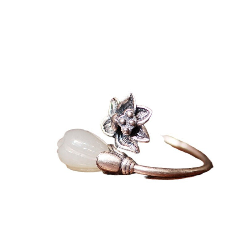 Classic Silver Ring with Timeless Appeal