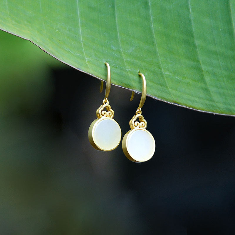 Classic Gold Earring with Timeless Appeal