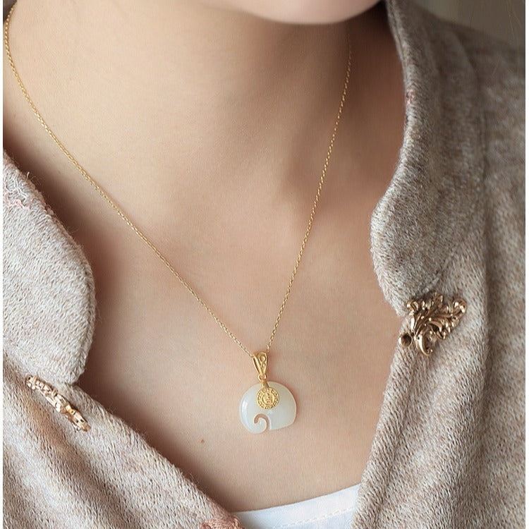 Charming Gold Necklace for Any Occasion