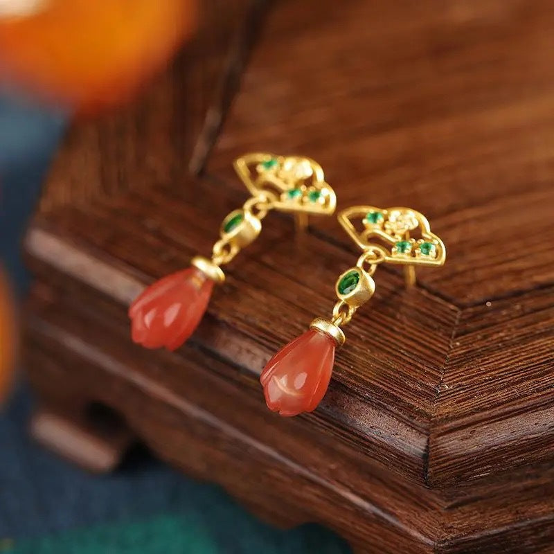 Romantic Gold Earring for Special Moments