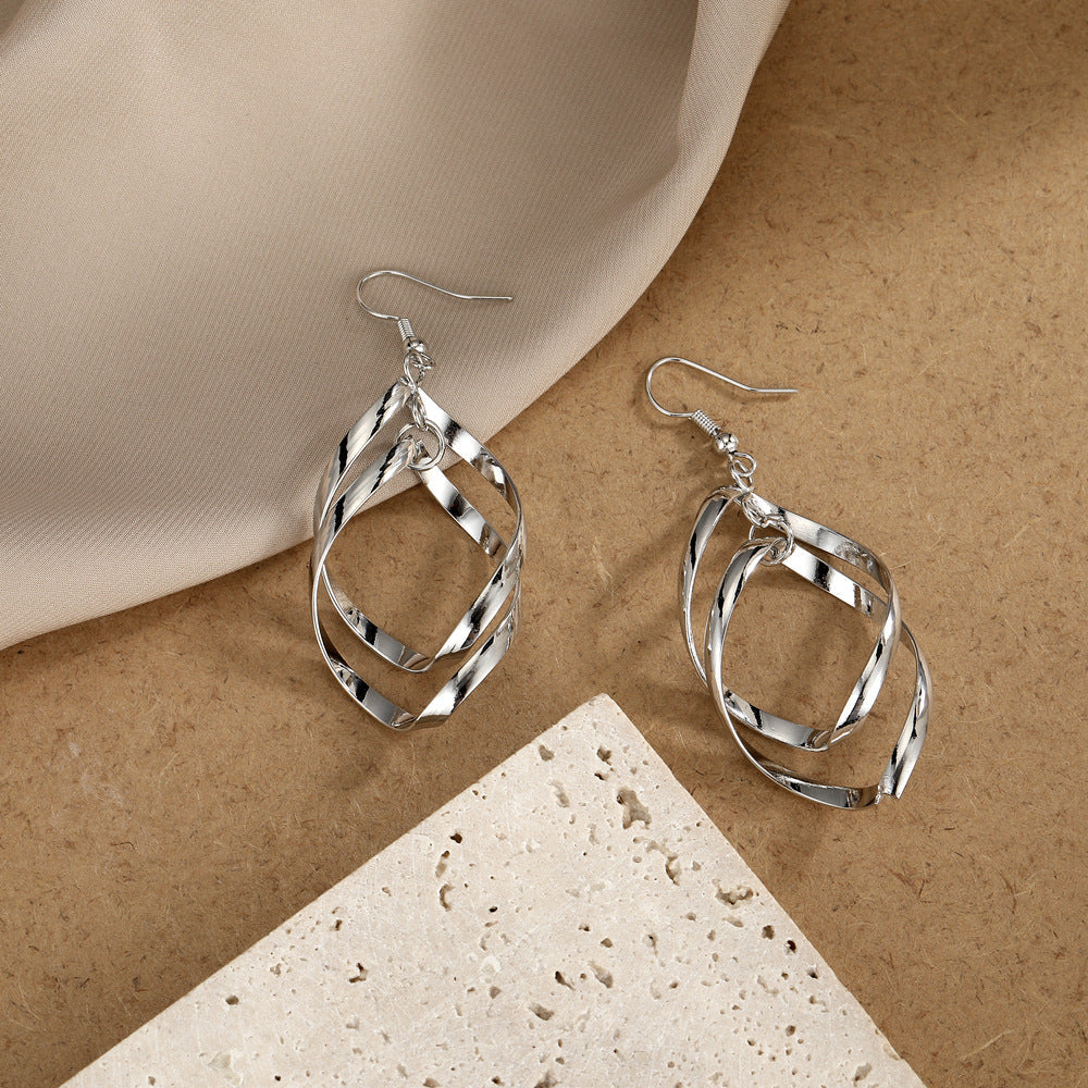Charming Earring for Any Occasion