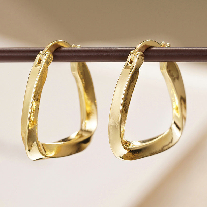 Charming Earring for Any Occasion