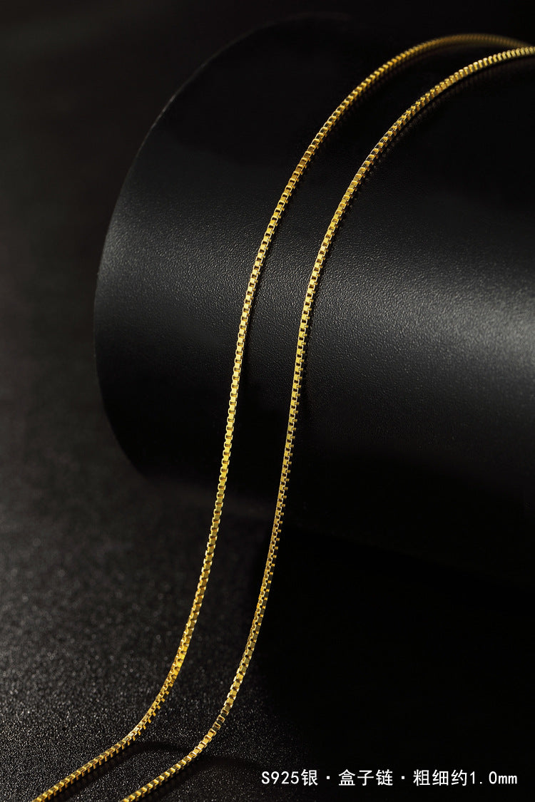 Romantic Gold Necklace for Special Moments