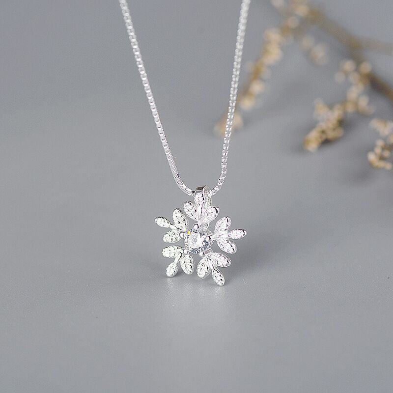 Stunning Silver Necklace for Daily Wear
