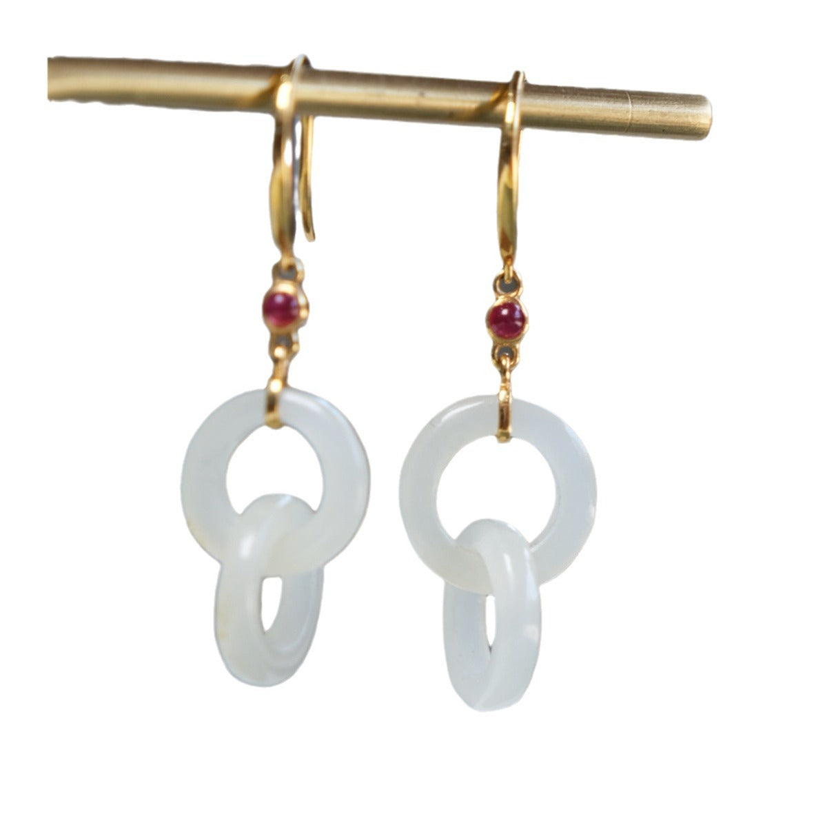 Charming Earring for Any Occasion