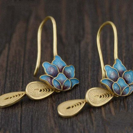 Elegant Gold Earring for Every Occasion