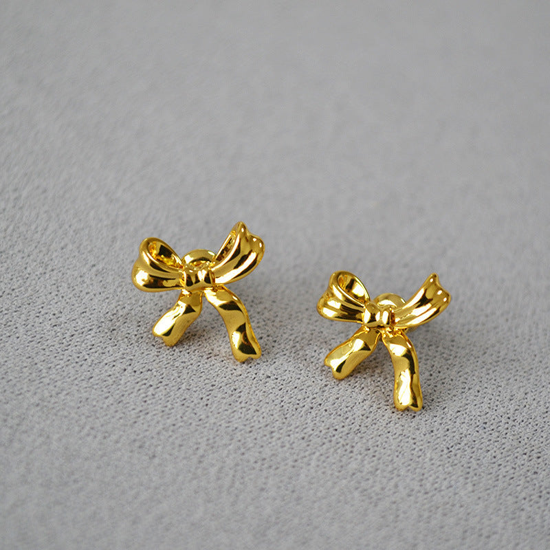 Beautiful Gold Earring with Unique Style