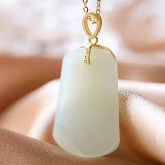 Stunning Silver Necklace for Daily Wear