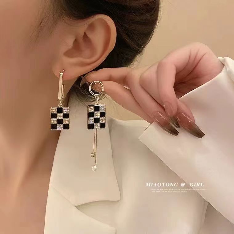 Stunning Earring for Daily Wear