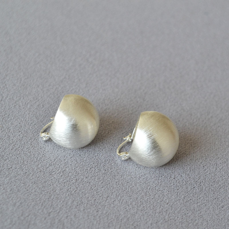 Charming Gold Earring for Any Occasion